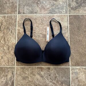 Skims Wireless Form Pushup Plunge Bra Onyx Size 32D